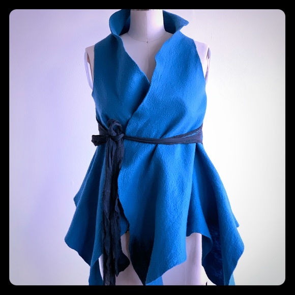 Merino wool and silk vest and gloves - Picture 6 of 11